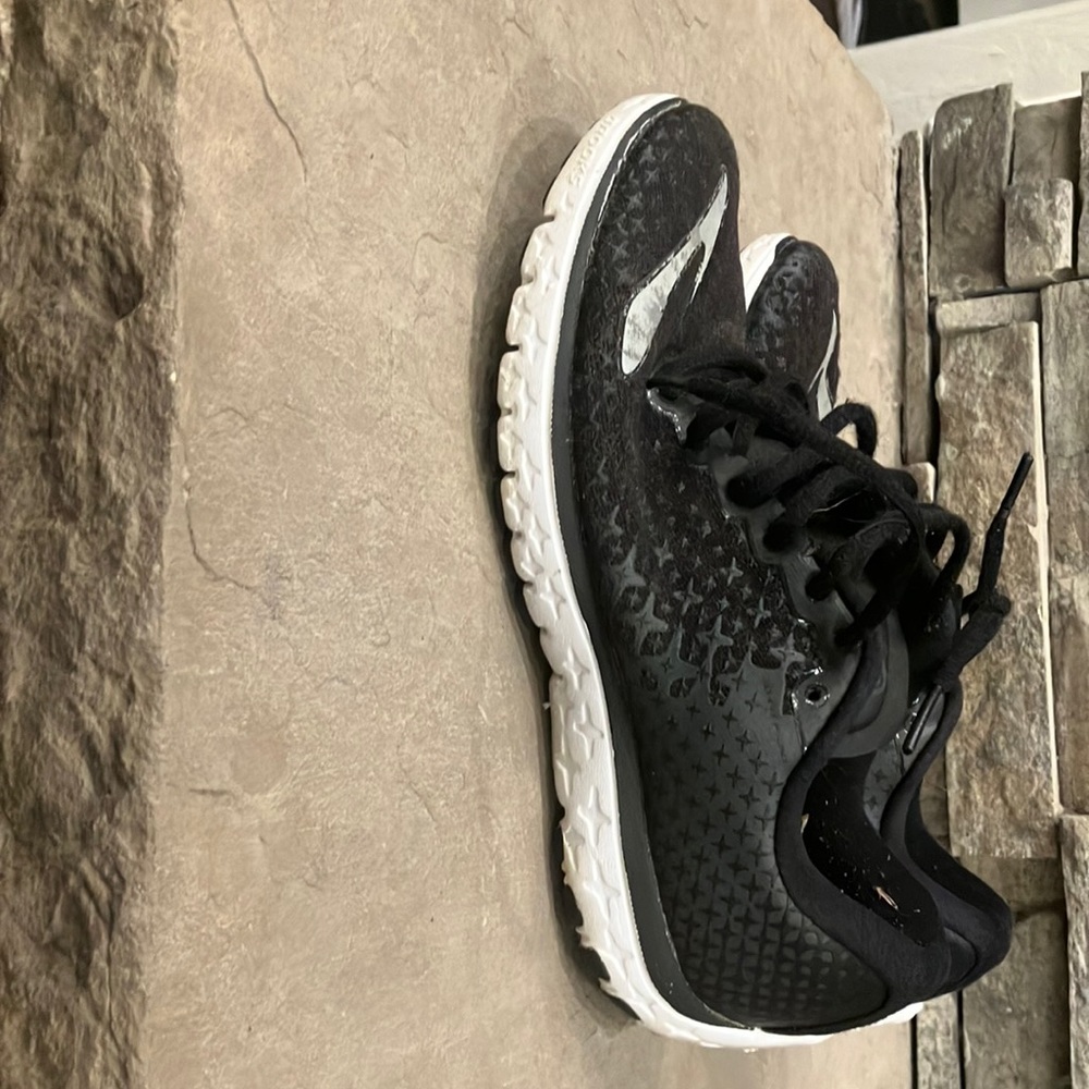 Brooks pure flow 5 running shoe